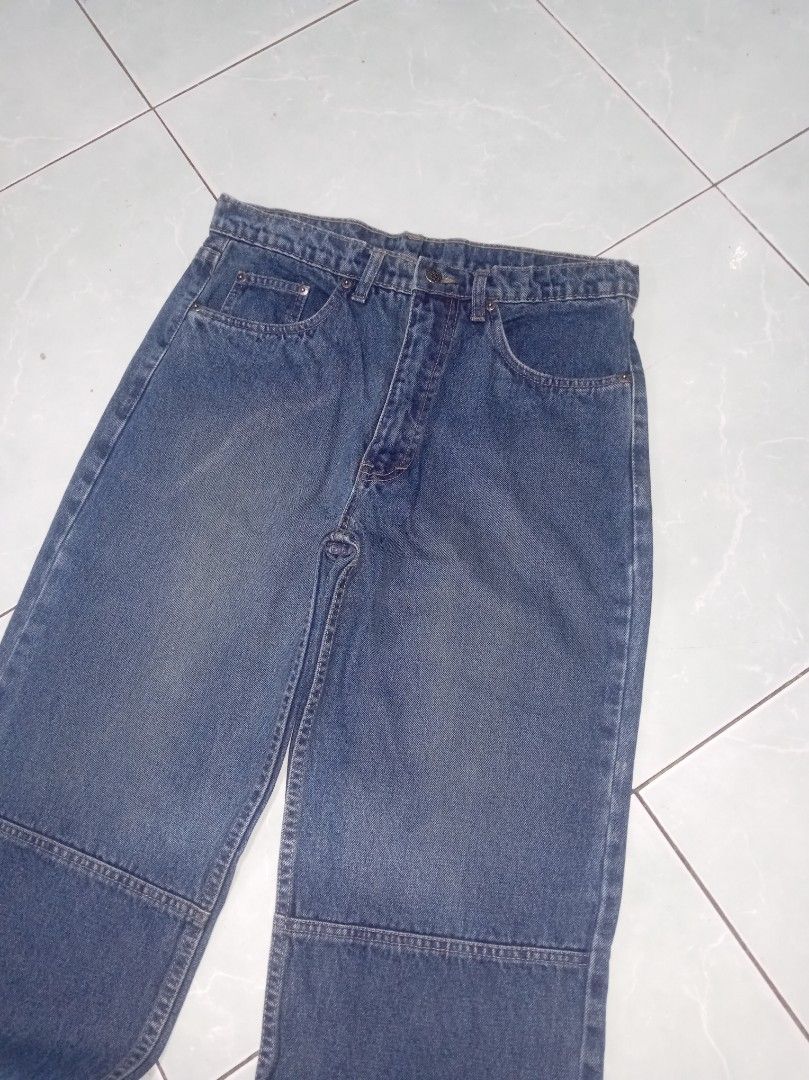 MC-JO Jeans Blue Denim Pants (Category: Jeans) located in Nagcarlan. Submitted by asd0606 (Listing ID 1465848311, Image 3). Description: - Brand: MC-JO Jeans - Color: Classic Blue - Fit: Relaxed straight leg with stylish knee panel stitching - Details: Branded waist button, tan leather back patch, and iconic red tab - Pockets: Standard 5-pocket styling - Material: Durable, high-quality cotton denim.