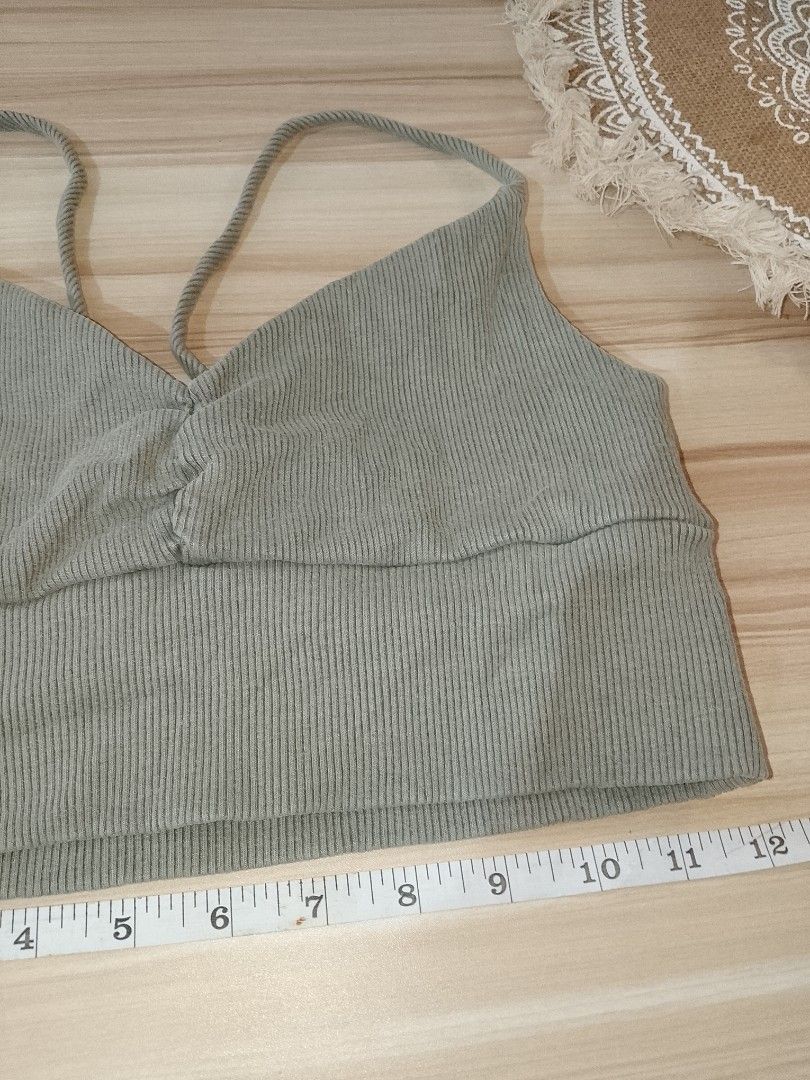 Medium ribbed bra sage green mo pads double lining (Category: Undergarments & Loungewear) located in Manila. Submitted by truecrystal-1407 (Listing ID 1465764528, Image 2). Description: .