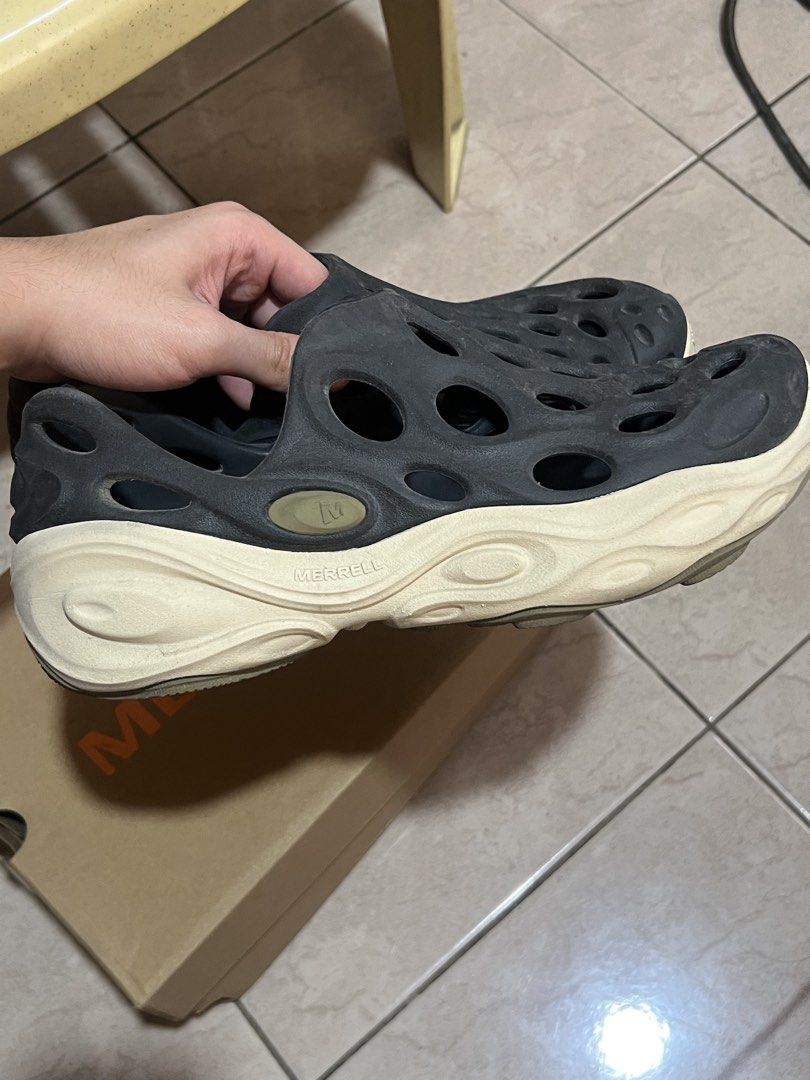 Merrell Hydro Next Gen Moc Black Cream Size 8 US (Category: Slippers & Slides) located in Angeles City. Submitted by papillonpapi (Listing ID 1465828403, Image 3). Description: PAMPANGA - shipping via j&t or meetup dunkin astro park - Brand: Merrell - Model: Hydro Next Gen Moc - Color: Black and Cream - Size: US 8 | UK 7 | EUR 41 | CM 26 - Inclusions: Comes with original shoebox.