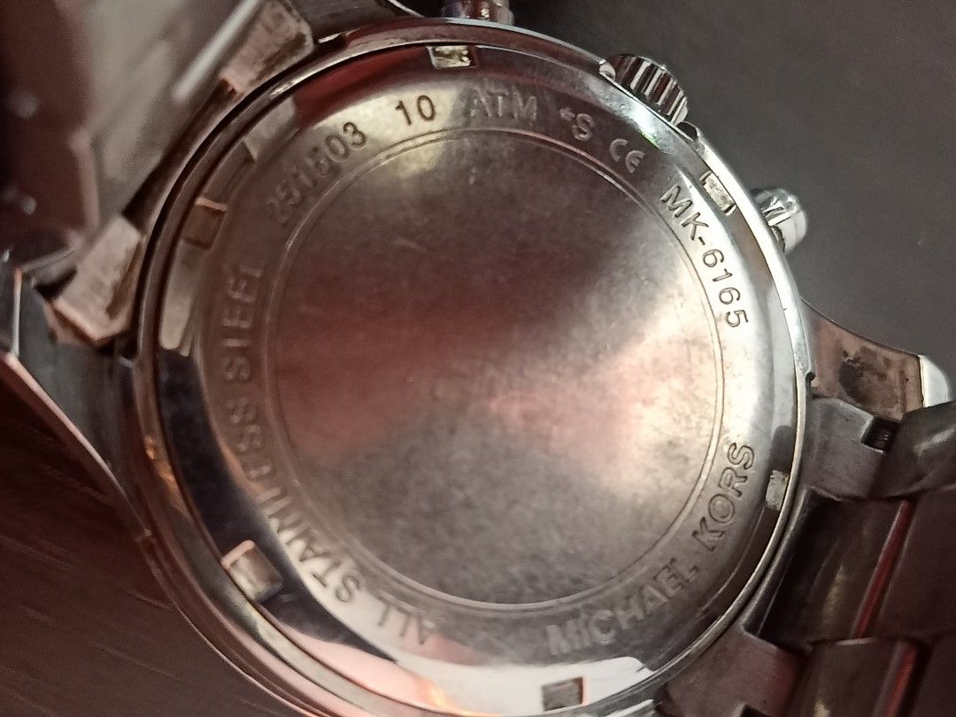 Michael kors chronograph (Category: Men's Watches) located in Las Pinas. Submitted by the_recycle_shop (Listing ID 1465927344, Image 3). Description: Original good working condition Quartz chronograph with battery 40mm wrist size 7 inches.
