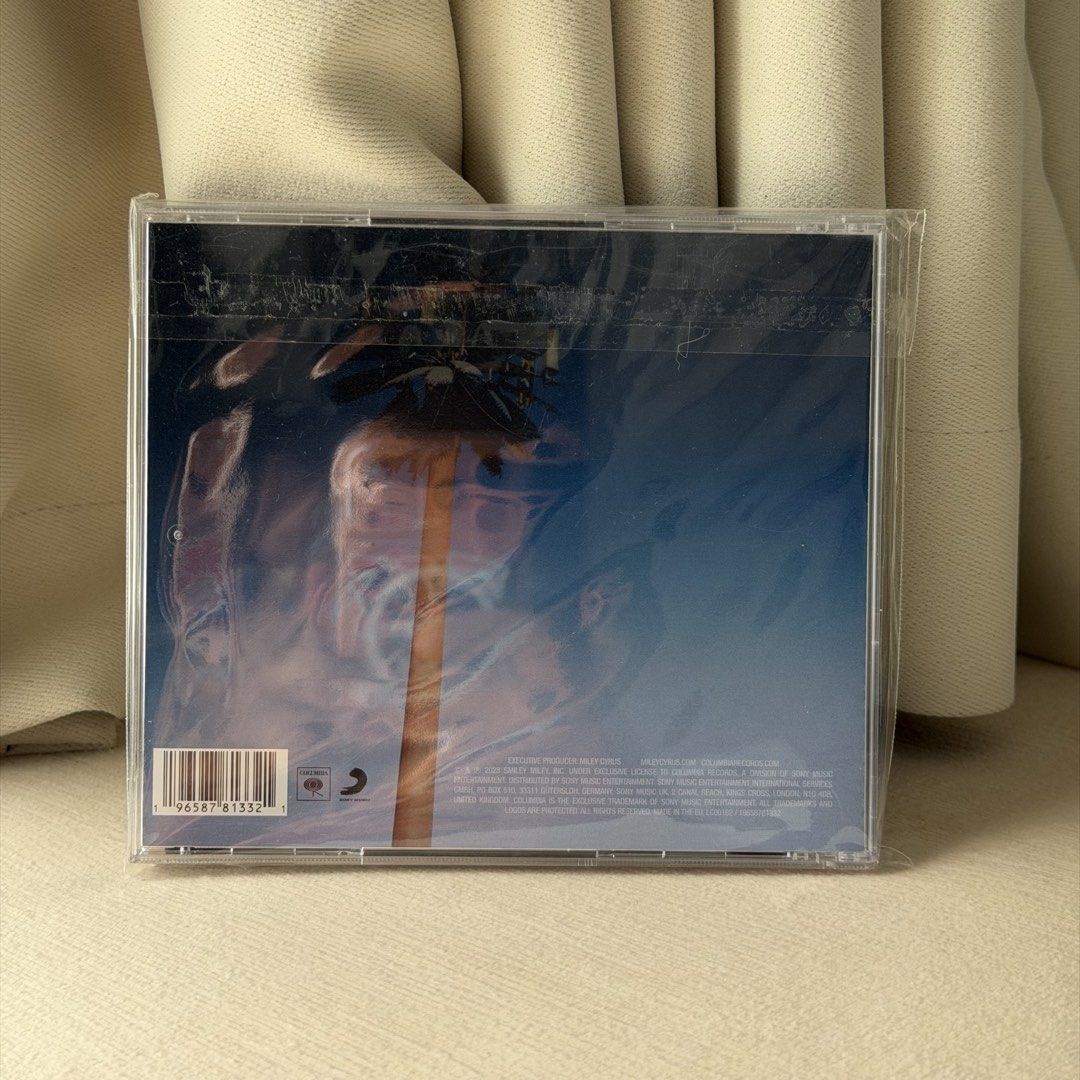 Miley Cyrus - Endless Summer Vacation (Audio CD) (Category: CDs & DVDs) located in Mabalacat. Submitted by philscabinet (Listing ID 1465862282, Image 2). Description: Edition: Standard Type of Pressing: EU pressing Condition and Storage: Like New, Stored in resealable plastic sleeve Decluttering my CD Collection. Price may be negotiable if taking three or more items. Just send a DM if interested. For Meet-ups Manila: Ayala Malls Manila Bay or PAR