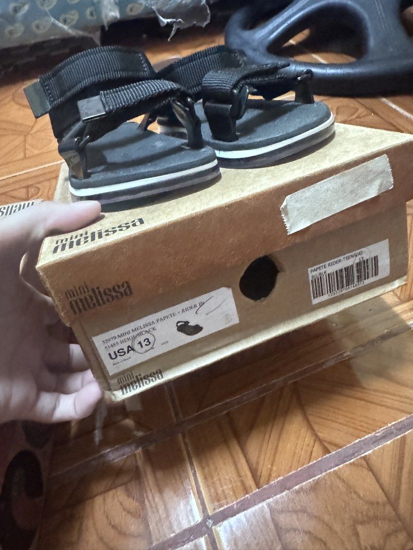 Mini Melissa Papete + Rider Sandals (Category: Babies & Kids Fashion) located in Cebu City. Submitted by mabarquez (Listing ID 1465800760, Image 3). Description: Brandnew Original Mini Melissa papete x rider Sizes available: US3/22cm US13/19.5cm Add sf 85 via J&T Mop: GCash/Maribank Mod: J&T Express .