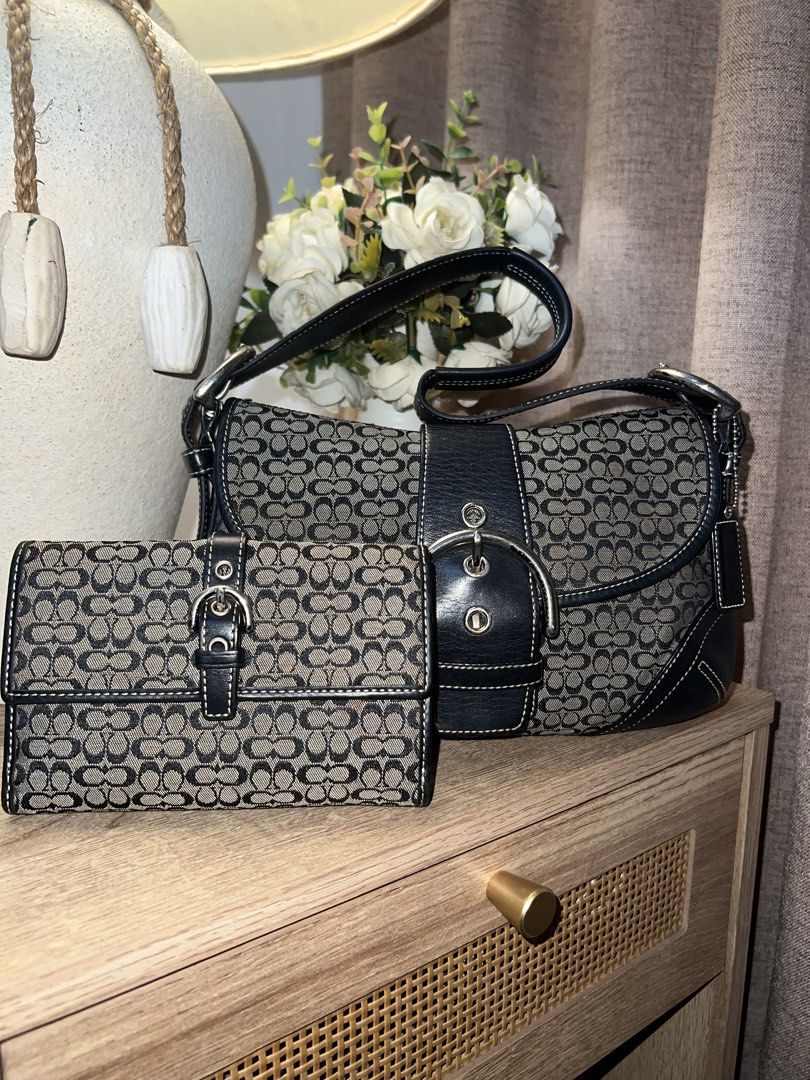 Mini soho with wallet set (Category: Luxury Bags & Wallets) located in Bulacan. Submitted by dandan2131 (Listing ID 1465914131, Image 1). Description: .