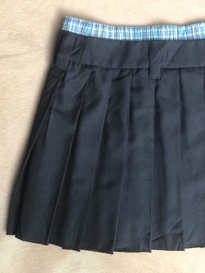 Miu Miu (Category: Skirts) located in Alicia. Submitted by aljaber43 (Listing ID 1465814686, Image 3). Description: excellent condition good as new no issue width: 28 length: 14.5 hem: 22.
