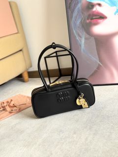 (Category: ) located in . Submitted by shoulderfashion (Listing ID 1465879322, Image 1). Description: .