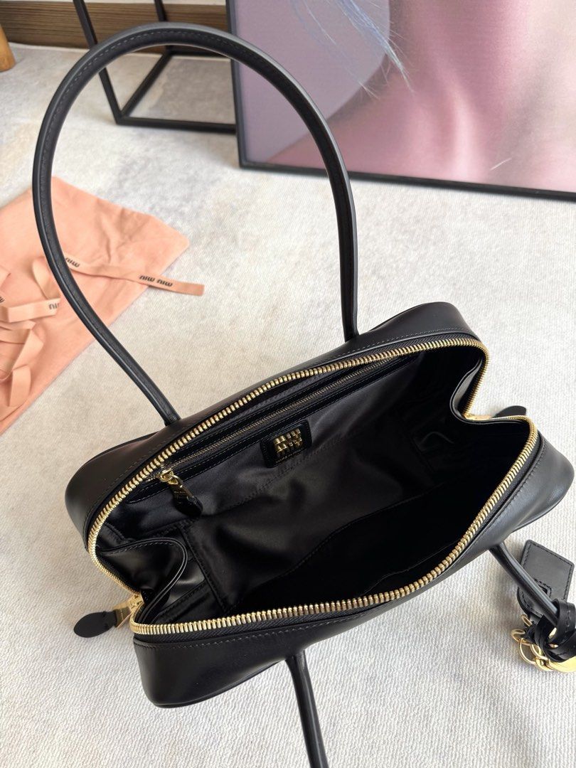 Miumiu beau shoulder bag (Category: Luxury Bags & Wallets) located in Manila. Submitted by shoulderfashion (Listing ID 1465879322, Image 2). Description: .