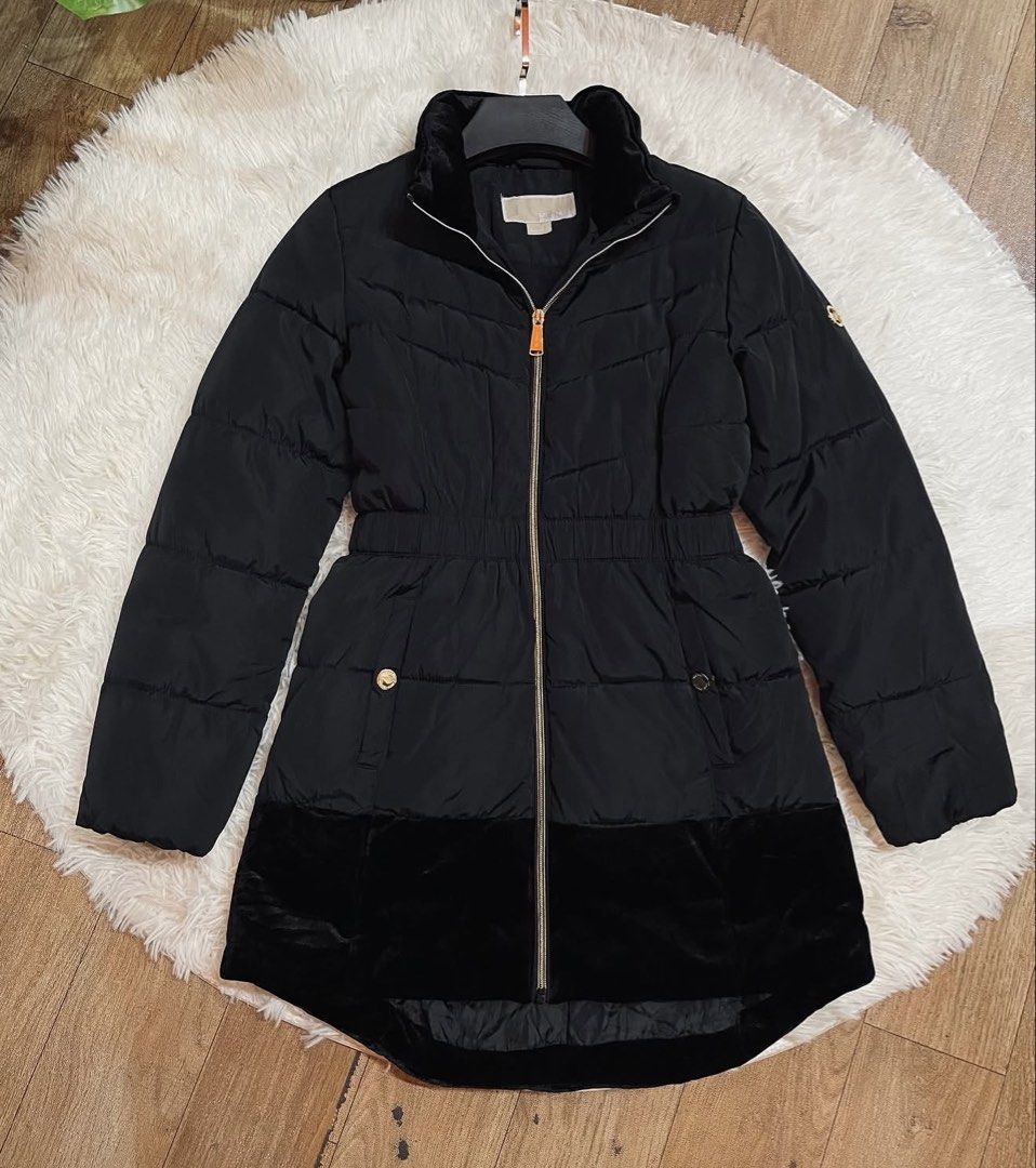 MK Puffer Jacket (Category: Coats, Jackets and Outerwear) located in Manila. Submitted by rikascloset1220 (Listing ID 1465825220, Image 1). Description: Soo nice! Perfect for winter. This is for 15Y kids but can fit XS-S adult.