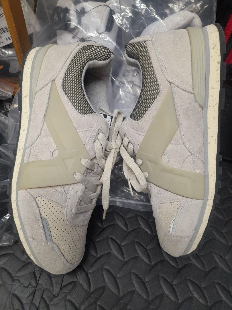Mlimited sneaker shoes (Category: Sneakers) located in Muntinlupa City. Submitted by mlbphworks (Listing ID 1465811798, Image 3). Description: Mlimited sneaker shoes excellent almost good as new ontag size: 8us /7uk/ 26cm /40.5eur 1175 pesos only pickup loc. alabang ilaya.