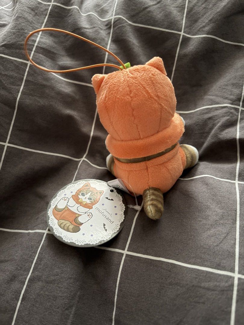 Mofusand Halloween Pumpkin keychain plush charm (Category: Plushies & Soft Toys) located in Makati City. Submitted by mygyunki (Listing ID 1465850965, Image 2). Description: .