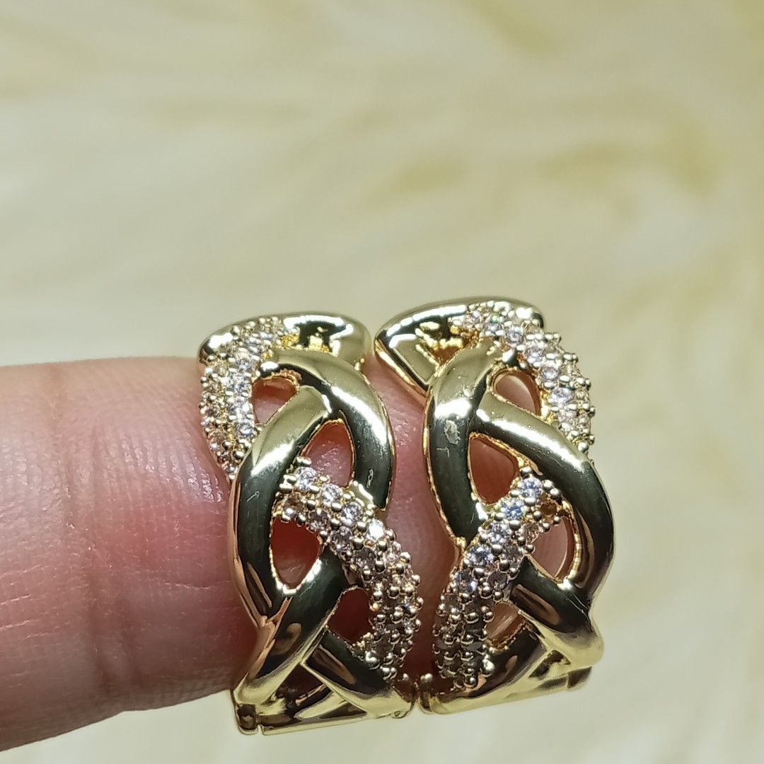 Moissanite Loop Earrings 💌 Metal: 18K goldplated (Category: Earrings) located in Ozamiz City. Submitted by leovelle. (Listing ID 1465953363, Image 2). Description: Moissanite Loop Earrings 💌 Metal: 18K goldplated.