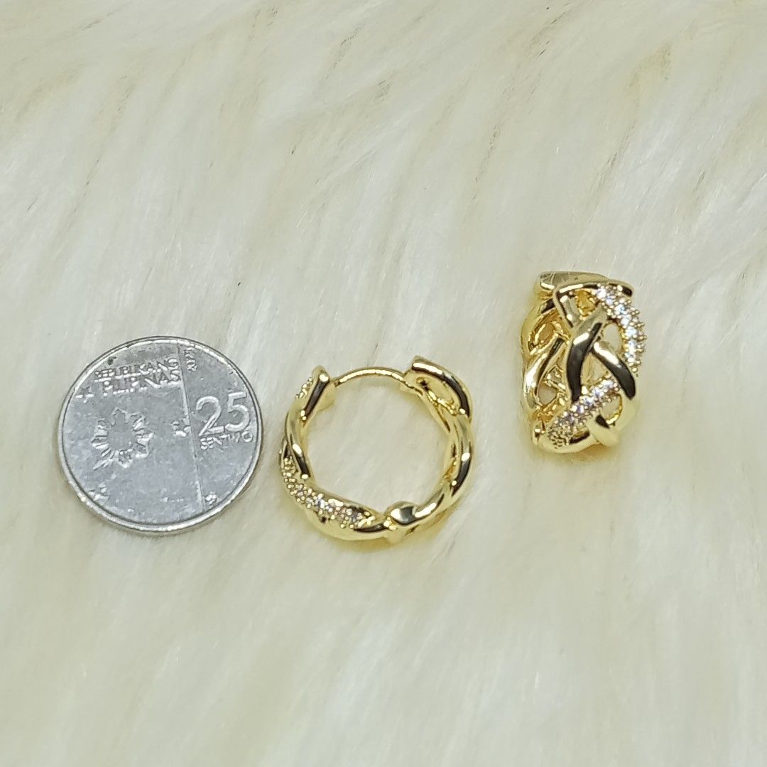 Moissanite Loop Earrings 💌 Metal: 18K goldplated (Category: Earrings) located in Ozamiz City. Submitted by leovelle. (Listing ID 1465953363, Image 3). Description: Moissanite Loop Earrings 💌 Metal: 18K goldplated.