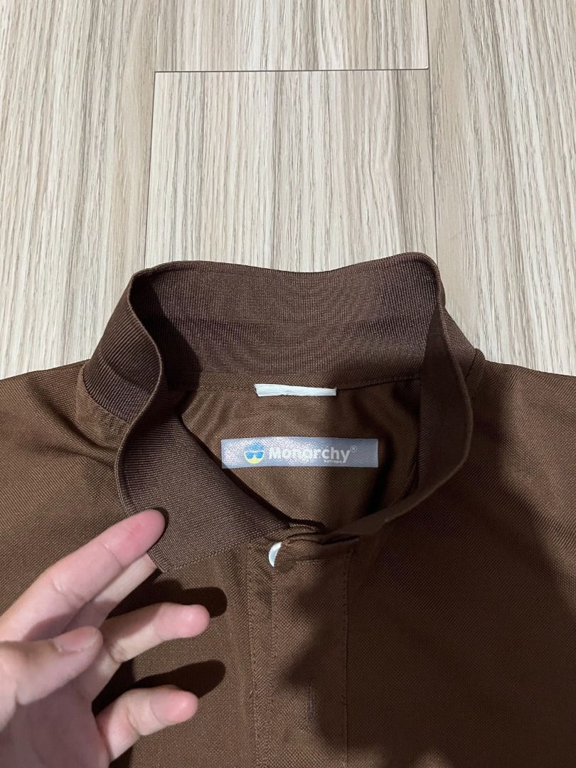 Monarchy Brown Polo Shirt (Category: Tshirts & Polo Shirts ) located in Cebu City. Submitted by henenyo (Listing ID 1465809707, Image 3). Description: - Monarchy Brown Polo Shirt - Size: M - Width: 20 - Length: 27.
