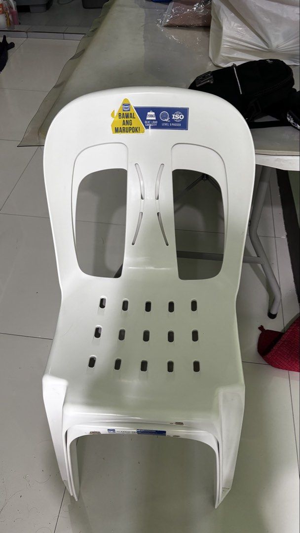 Monobloc Chair (Category: Looking For) located in Manila. Submitted by bravebird_9bf26a (Listing ID 1465891686, Image 2). Description: Selling this 4 pca monobloc for 1,000 pesos only. RFS: Will move-out .