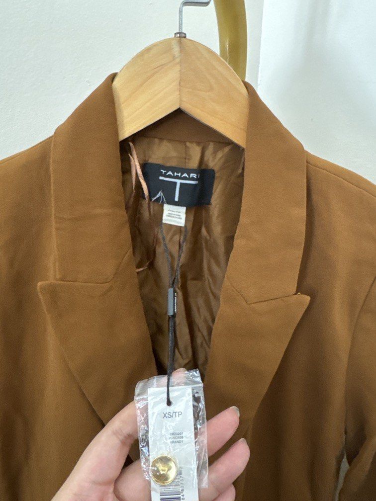 Mustard Brown Blazer (Category: Coats, Jackets and Outerwear) located in Mexico. Submitted by studioleraph (Listing ID 1465795103, Image 2). Description: 🛍️ Perfect for your personal wardrobe 🫶 Please see actual measurements on last photo. 👗 The actual item being sold is the original garment shown in the product photos. Small differences in fit, drape, color, texture, or details may occur. 💌 Condition: • Preloved; Please wash the items before