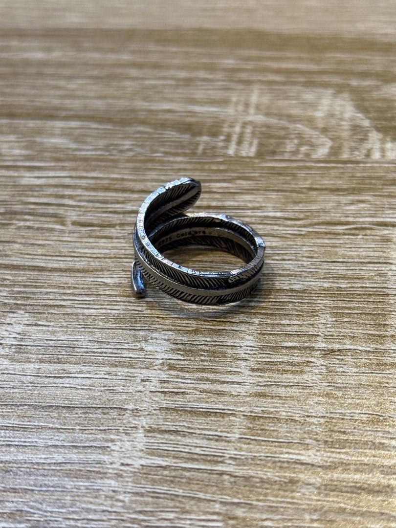 Native Feather Ring (Category: Jewelry) located in Kota Bharu. Submitted by wiaglobalstore (Listing ID 1465907574, Image 2). Description: Native Feather Ring Silver-gold toned S925 Free size (adjustable) New Item Metal RM70 #wiaglobalstore #feathersring #gentlemangarment .