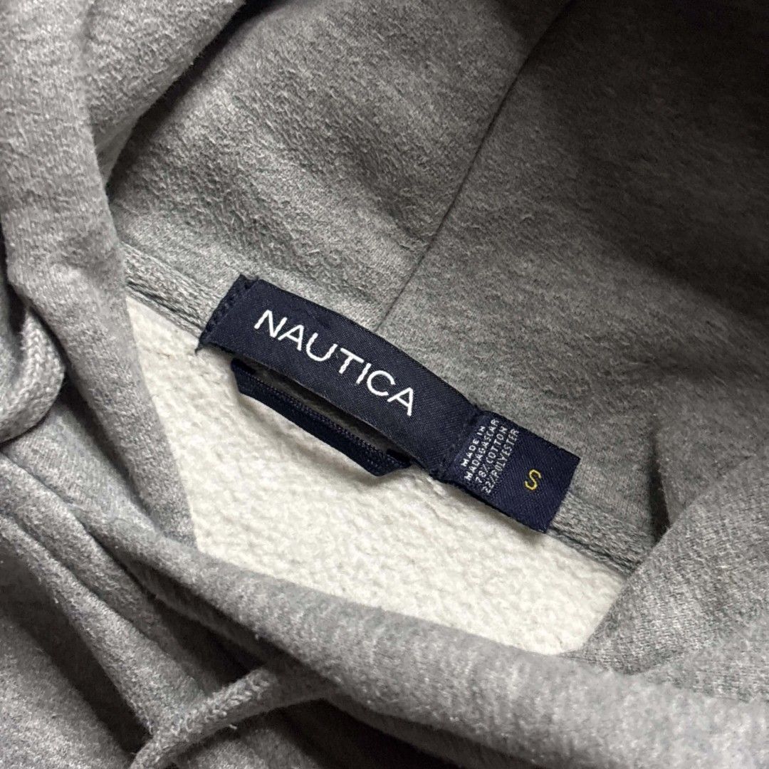NAUTICA Logo Script Hoodie (Category: Hoodies) located in San Pablo. Submitted by refitsph (Listing ID 1465818441, Image 3). Description: - Width: 23.5 - Length: 26 - Legit / Authentic - Flawless - Already Washed and Ready to Wear.