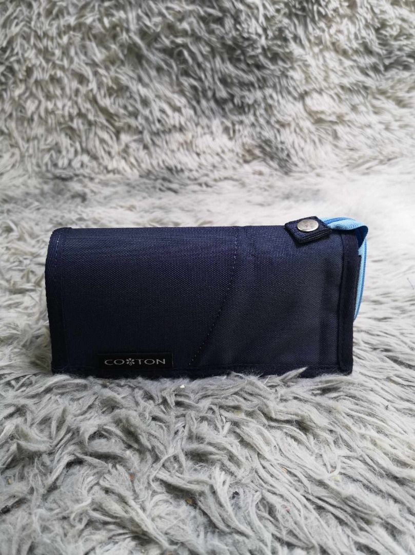 Navy Blue Zipper Closure Fabric Pouch (Category: Purses & Pouches) located in Santa Cruz. Submitted by jmy_surplus.2 (Listing ID 1465904480, Image 1). Description: Size ; L - 7.5 W - 3.5 Color ; Navy Blue Type ; Pouch Brand ; No brand Material ; Nylon Style ; Navy Blue Zipper Closure Pouch LG 113 JMY 5 Batch #224.