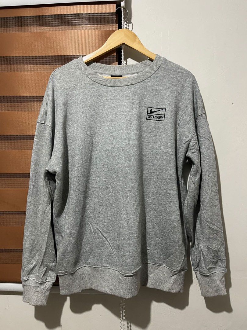 Nayk x stuss (Category: Coats, Jackets and Outerwear) located in Surigao. Submitted by anc_thrift_shop_2019 (Listing ID 1465925461, Image 1). Description: Nike X Stussy -22x27 -Good as New -no issue -cripsy Ribbings Dm‼️.
