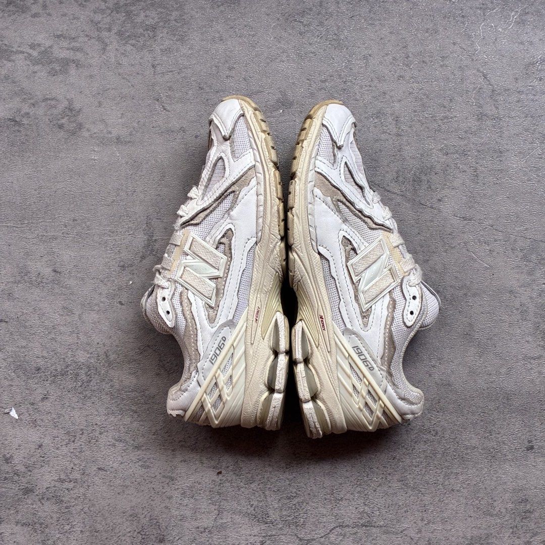 New Balance 1906D Protection Pack White (Category: Sneakers) located in Iligan City. Submitted by gabrielsxn (Listing ID 1465784385, Image 3). Description: New Balance 1906D Protection Pack White Size: US 6 | EU 38.5 | CM 24 ✅ Good Condition Mine: ₱1,499.