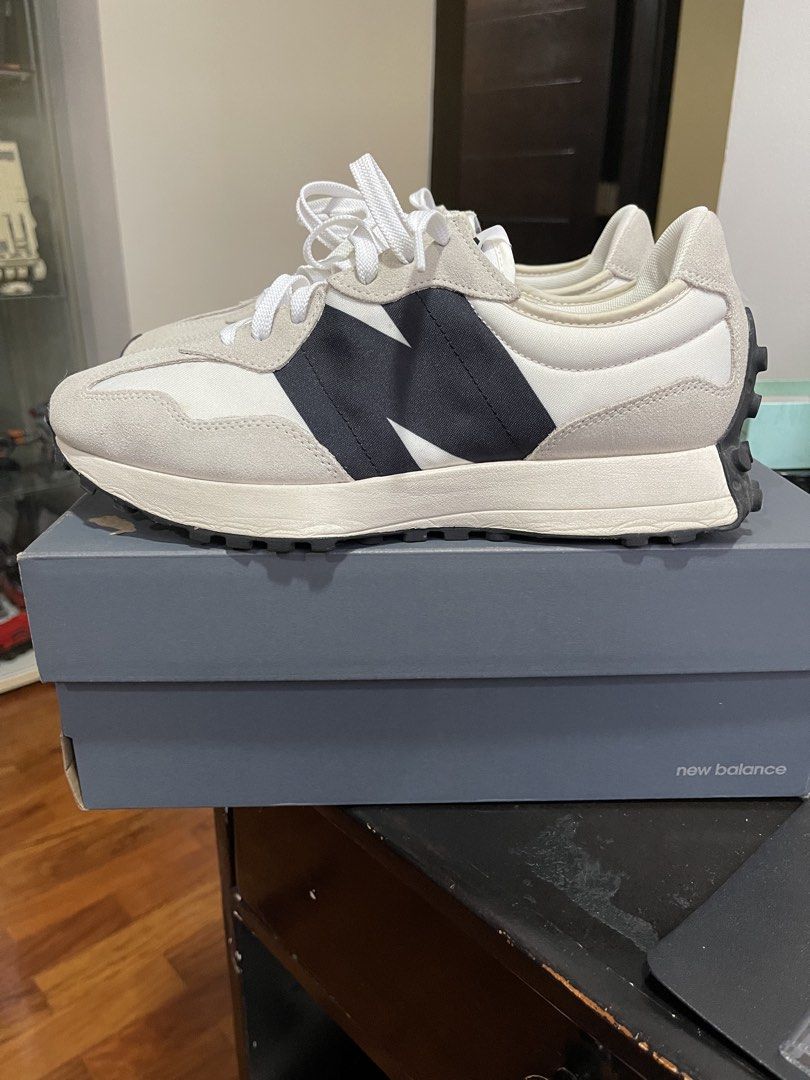 New Balance 327 (Category: Sneakers) located in Makati City. Submitted by ibuyplenty (Listing ID 1465859445, Image 2). Description: .