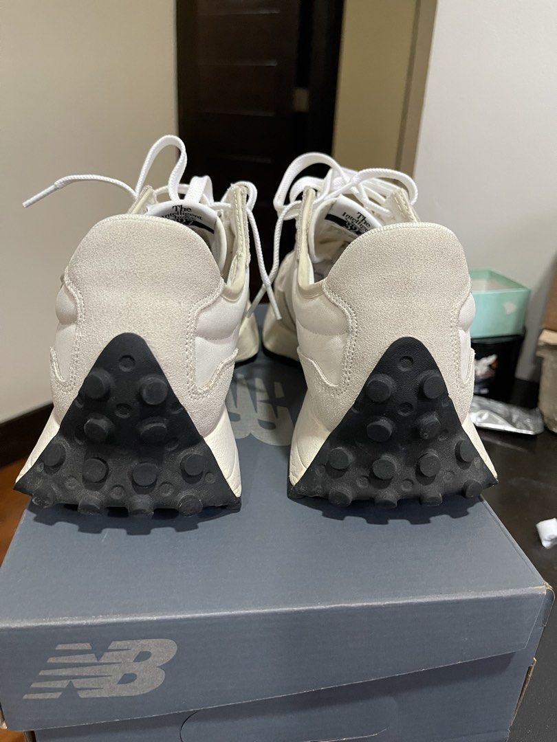 New Balance 327 (Category: Sneakers) located in Makati City. Submitted by ibuyplenty (Listing ID 1465859445, Image 3). Description: .