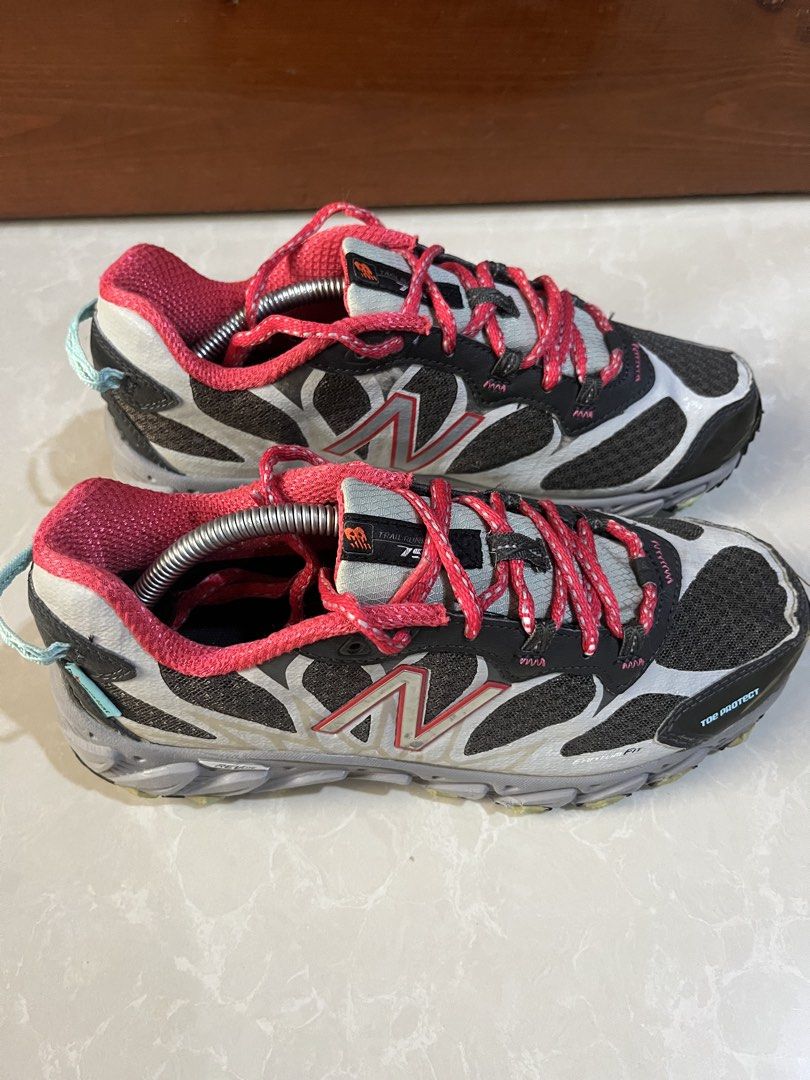 New Balance Trail Shoes (Category: Sneakers) located in Minglanilla. Submitted by mi_jin (Listing ID 1465855607, Image 2). Description: .