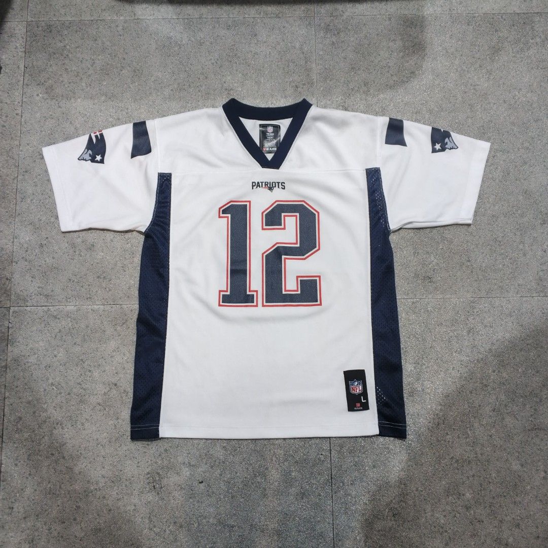 NFL Patriots Jersey (Category: Activewear) located in Baguio. Submitted by lonzo040131167 (Listing ID 1465782500, Image 1). Description: 📌 - Kindly check all photos and details before inquiring. • ‎‎W: 20 ‎L: 25.5 ‎SL: 8 • Condition: 9.8/10 Issues: None • Items are pre owned / thrifted so please manage your expectations..