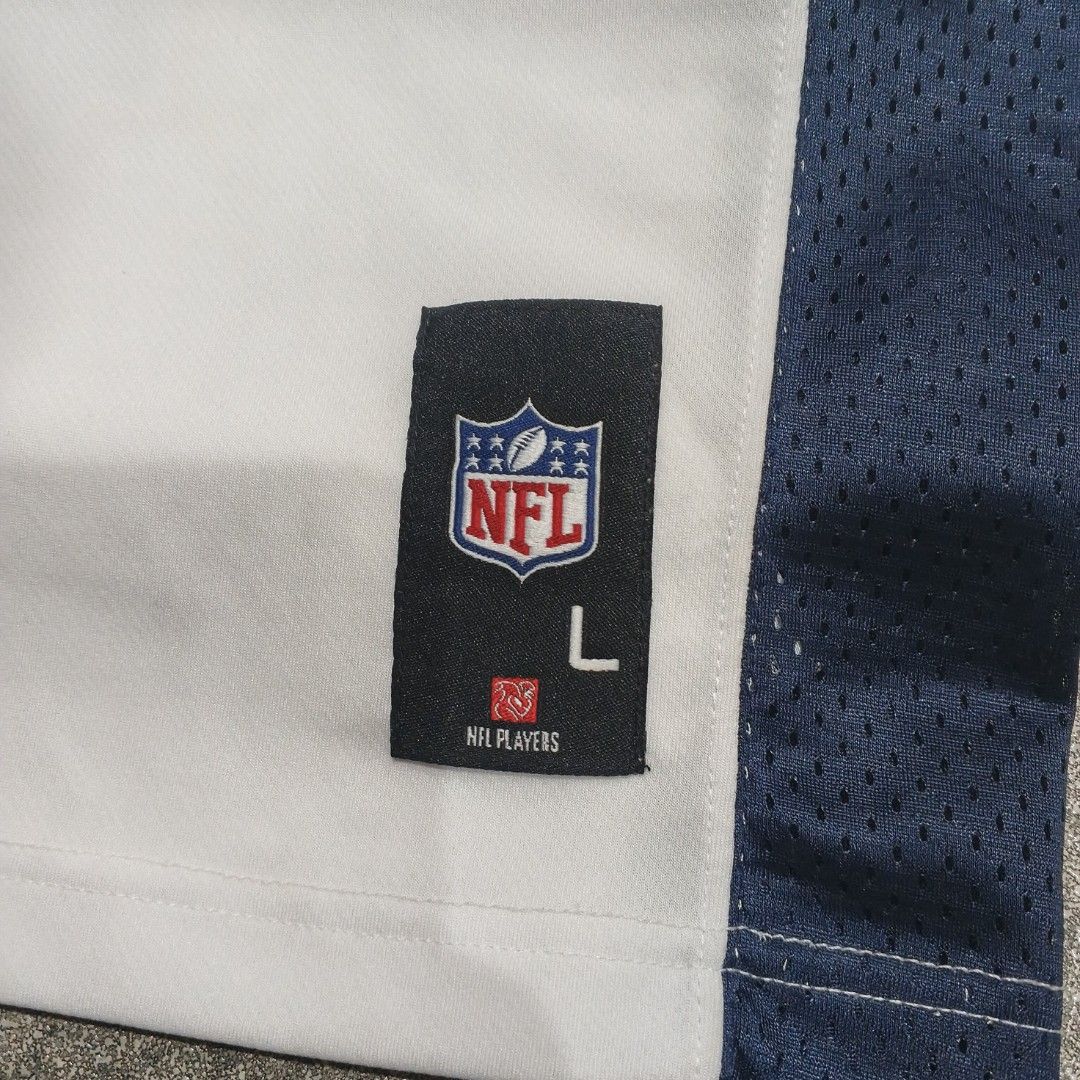 NFL Patriots Jersey (Category: Activewear) located in Baguio. Submitted by lonzo040131167 (Listing ID 1465782500, Image 3). Description: 📌 - Kindly check all photos and details before inquiring. • ‎‎W: 20 ‎L: 25.5 ‎SL: 8 • Condition: 9.8/10 Issues: None • Items are pre owned / thrifted so please manage your expectations..