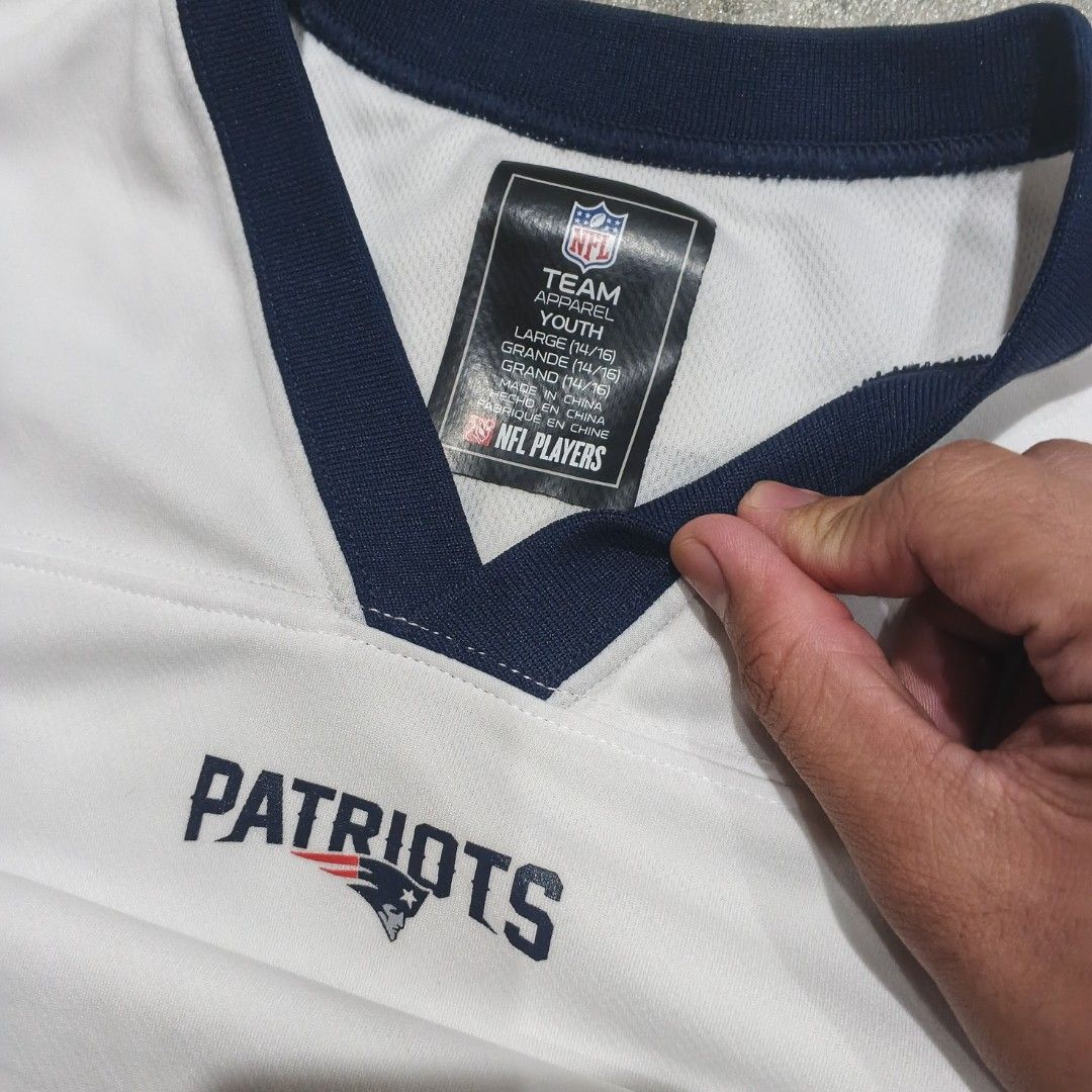 NFL Patriots Jersey (Category: Activewear) located in Baguio. Submitted by lonzo040131167 (Listing ID 1465782500, Image 2). Description: 📌 - Kindly check all photos and details before inquiring. • ‎‎W: 20 ‎L: 25.5 ‎SL: 8 • Condition: 9.8/10 Issues: None • Items are pre owned / thrifted so please manage your expectations..