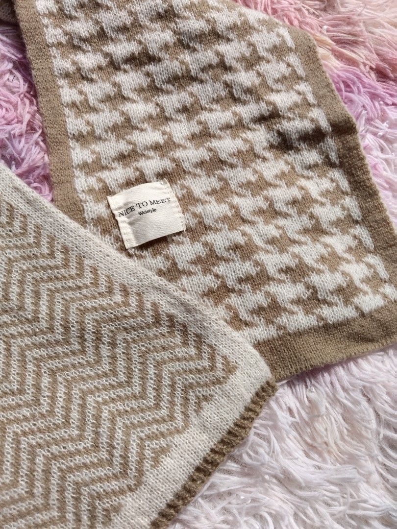 Nice To Meet Weistyle Reversible Scarf (Category: Scarves) located in Siquijor. Submitted by thesummit26 (Listing ID 1465786531, Image 3). Description: Brown & cream printed design • Soft knitted material • Neutral, easy-to-style color • Clean and in good condition • Actual item shown in photos.