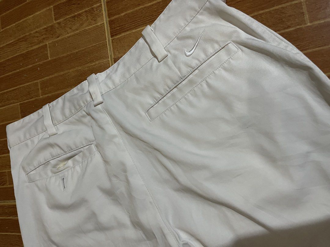 Nike (Category: Shorts) located in Orani. Submitted by jhnrwthrift. (Listing ID 1465925395, Image 3). Description: Nike Golf W 30-31 L 21 L.o 11 No issue.