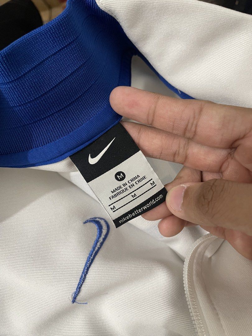 Nike 2014-2015 England Sideline Track Jacket Vintage (Category: Coats, Jackets and Outerwear) located in Caloocan City. Submitted by lawrcity (Listing ID 1465875673, Image 2). Description: Nike 2014-2015 England Sideline Track Jacket, Blue, Limited Edition, Medium size, Good condition, No stains, Negotiable.