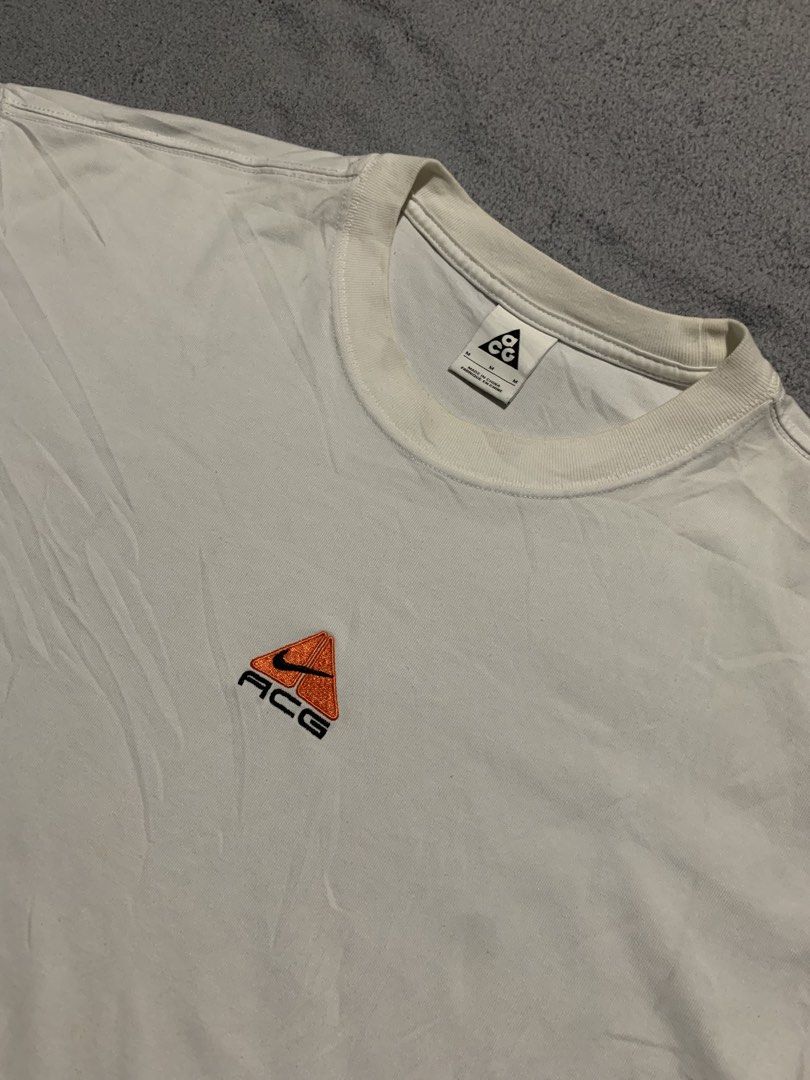 Nike ACG Tee (Category: Tshirts & Polo Shirts ) located in Bacolod City. Submitted by d_archives (Listing ID 1465873291, Image 2). Description: Nike ACG Tee 23 Width 28 Length .