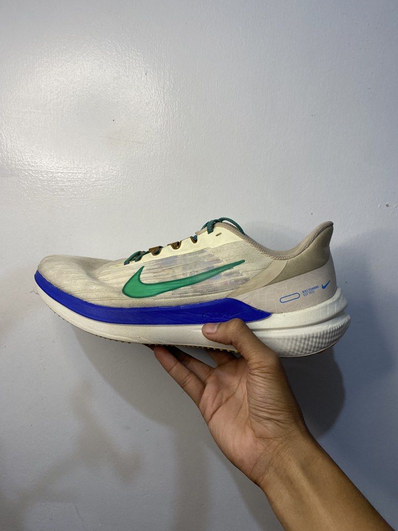 NIKE AIR ZOOM WINFLO 9 PREMIUM (Category: Casual Shoes) located in Bacolod City. Submitted by seekeywardrobe (Listing ID 1465928723, Image 2). Description: AUTHENTIC GUARANTEED ✅ SIZE 10 US GOOD ASNEW NO ISSUE GOOD FOR RUNNING LIGHTWEIGHT SHOES .