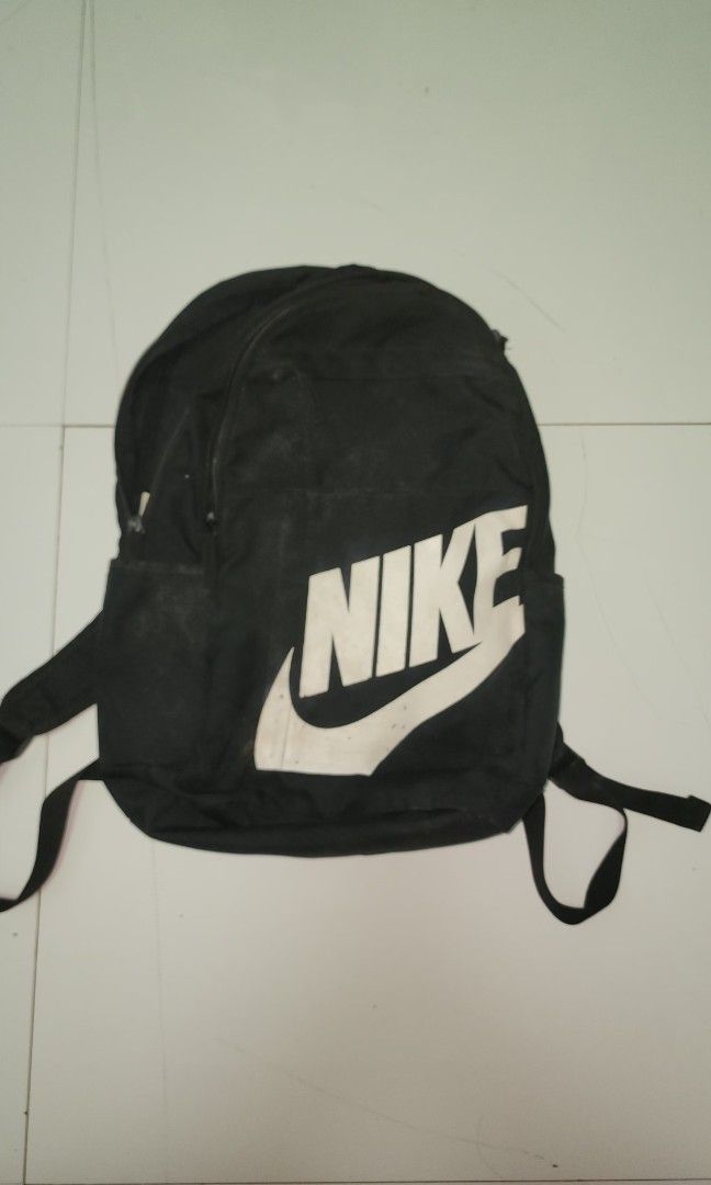 Nike Bag (Category: Backpacks) located in Manila. Submitted by lorenzvill47004 (Listing ID 1465926098, Image 1). Description: FOR SALE NIKE BAG BLACK ISSUES: NEED WASH/ PRINT CAVITE LOC NEARBY MEET UP LALAMOVE OR JNT DELIVERY FIX PRICE.