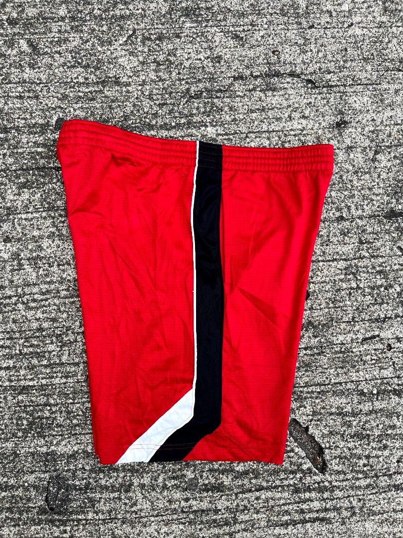 Nike Baller Short (Category: Shorts) located in Talisay. Submitted by reyteliquido (Listing ID 1465871509, Image 2). Description: Medium Length 20 Leg opening 13 Excellent condition Color rate 10/10 Issue loosegart pero may lace kunting lints.