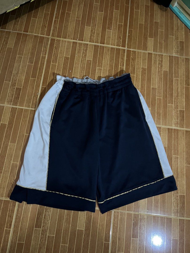 Nike basketball short (Category: Shorts) located in Orani. Submitted by jhnrwthrift. (Listing ID 1465926547, Image 1). Description: Nike basketball short Issue: stain size xl L 22.