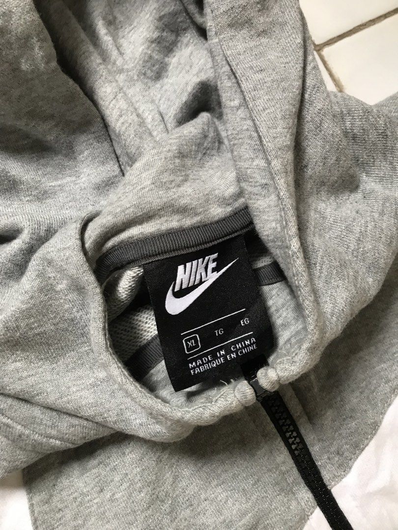 NIKE BIG SWOOSH (Category: Activewear) located in Manila. Submitted by crismil1 (Listing ID 1465846229, Image 3). Description: XL ON TAG DIMES 26 LENGTH 20 WIDTH EXCELLENT CONDITION .