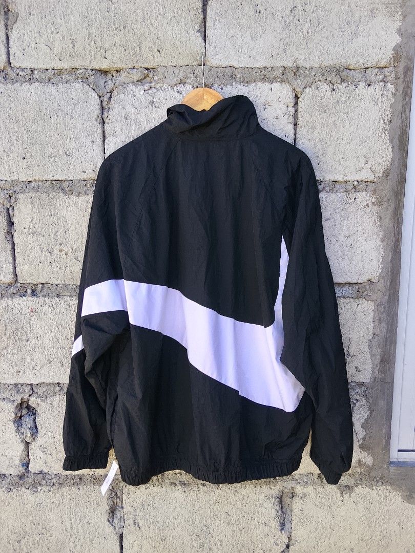 Nike big swoosh windbreaker (Category: Coats, Jackets and Outerwear) located in Bayombong. Submitted by jeffreybee (Listing ID 1465794231, Image 2). Description: 28 length 25 width as new may punit maliit sa sleeve..