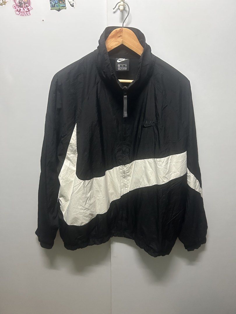 Nike bigswoosh (Category: Coats, Jackets and Outerwear) located in Taytay. Submitted by dariusballesteros (Listing ID 1465825639, Image 1). Description: XxL 26x29 No issue.