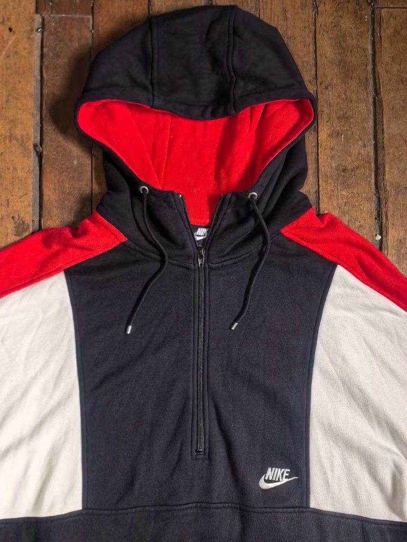 Nike color blocked halfzip hoodie (Category: Coats, Jackets and Outerwear) located in Baguio. Submitted by gabierfinds (Listing ID 1465882271, Image 2). Description: ▪️NiKE color blocked halfzip hoodie ▪️Size L 24x26L ▪️Cotton 💯 ▪️Normal signs of use ▪️No issue ▪️Excellent 👌 ▪️880 + SF 📍 Visit us at #44 Governor Pack Road (Bus Terminal Area).
