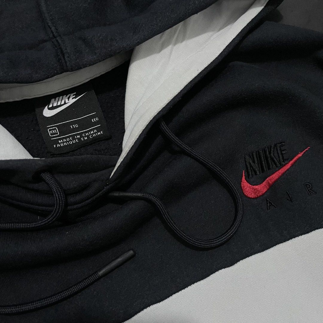 Nike Colorblock Fleece Pull Over Hoodie (Category: Hoodies) located in Manila. Submitted by bloodripsx (Listing ID 1465929566, Image 3). Description: .