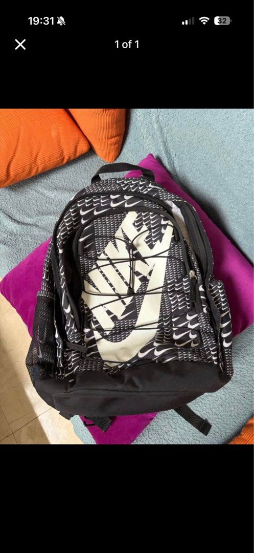 Nike Hayward Black and White (Category: Backpacks) located in Manila. Submitted by danielllevi28 (Listing ID 1465881119, Image 1). Description: 9/10condition On hand Original Pass sa LP firm price Paunahan nalang RFS: Decluttering .