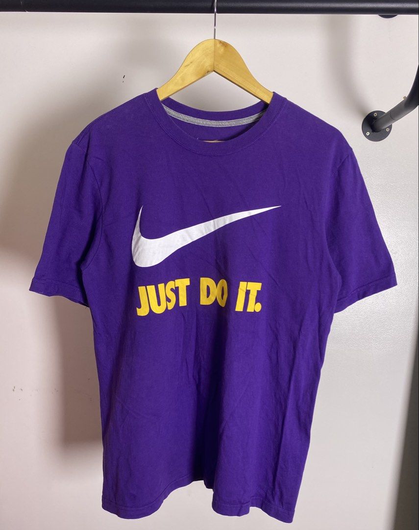 Nike Just Do It Purple T-Shirt (Category: Shirts) located in Quezon City. Submitted by getgetpao (Listing ID 1465822580, Image 1). Description: Size on tag Medium 27.5”Lx20”W Issues: sign of usage and pin hole (see photos) Good condition - Purple Nike T-shirt - Regular Fit, Size M - Made in Honduras - 100% Cotton - Easy care: Machine wash cold, tumble dry low - Great basic tee for everyday wear MOP: GCASH PAYMENT FIRST LOC: NOVALICHES QC .