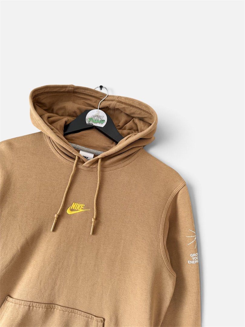 Nike mid logo hoodie jacket (Category: Coats, Jackets and Outerwear) located in Cebu City. Submitted by bestpicked (Listing ID 1465821696, Image 2). Description: Authentic/legit Excellent condition Size Medium on tag Dimension 20x26 No issue Location-Guadalupe, Cebu City.