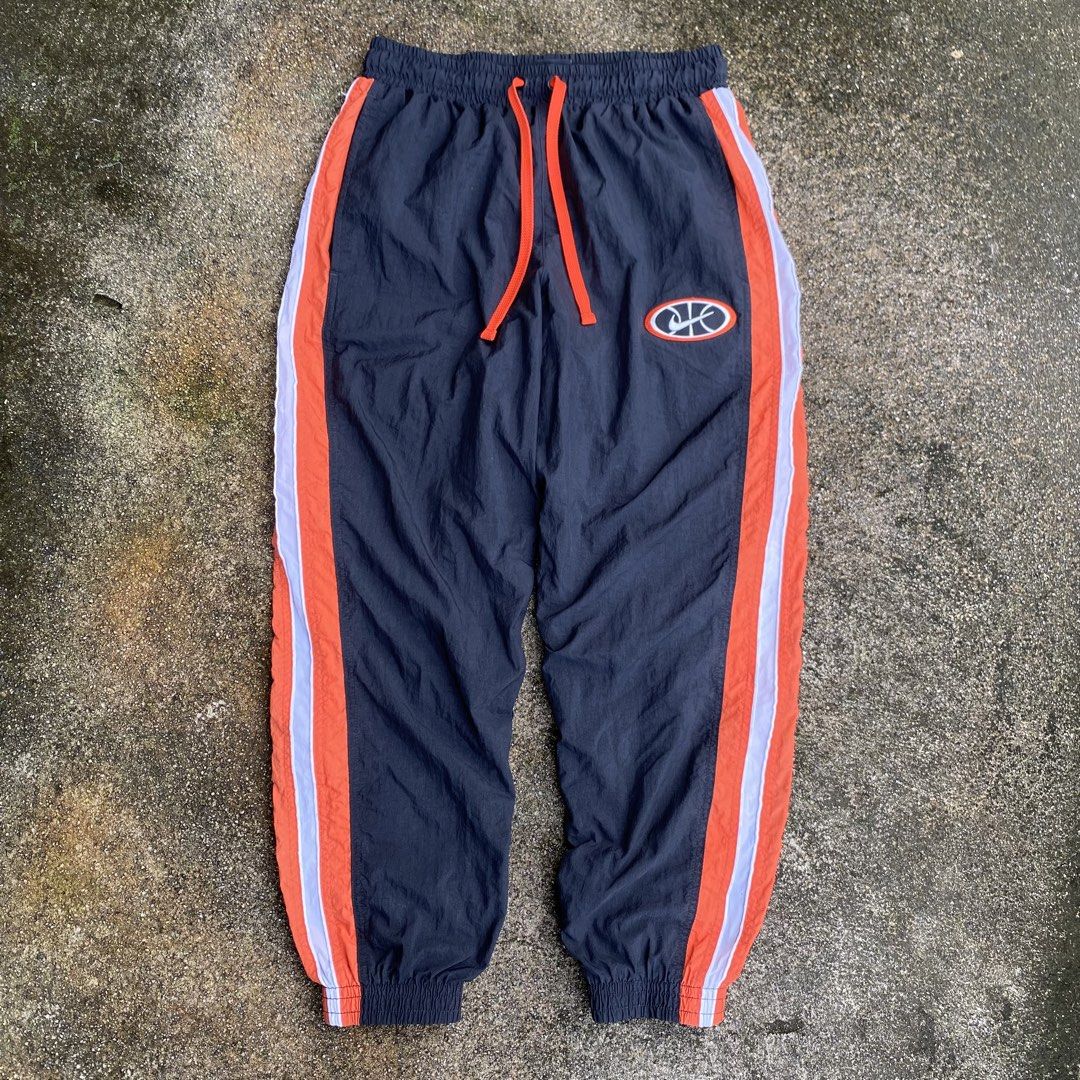 Nike Pants (Category: Joggers) located in Cavite. Submitted by markie128 (Listing ID 1465873090, Image 1). Description: Nike pants Sz meduim Excellent condition No issue 1080 + sf 📌.