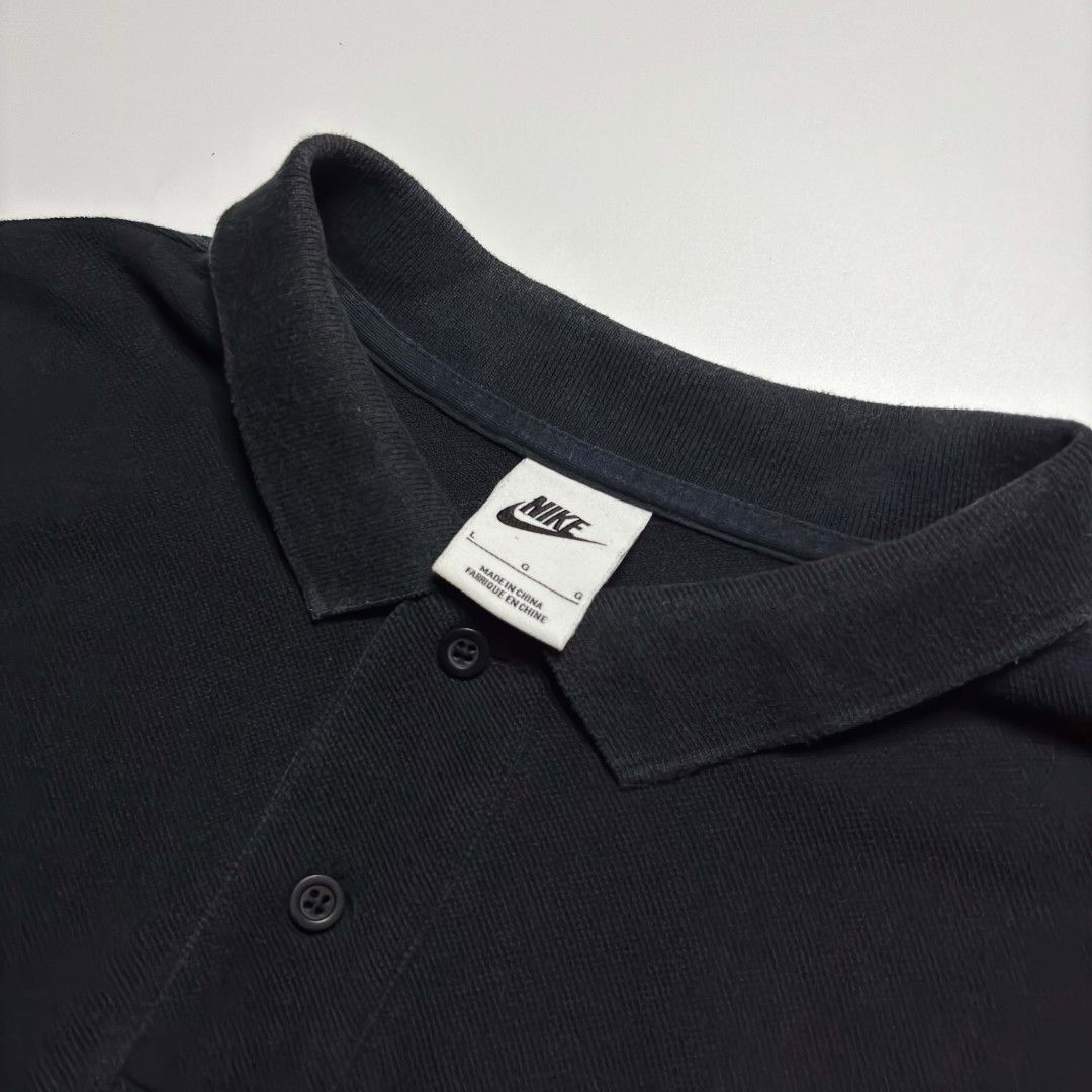 Nike Polo Shirt (Category: Tshirts & Polo Shirts ) located in San Pablo. Submitted by refitsph (Listing ID 1465815284, Image 3). Description: - Width: 23 - Length: 31 - Legit / Authentic - Issue: Fade, see pic - Already Washed and Ready to Wear.