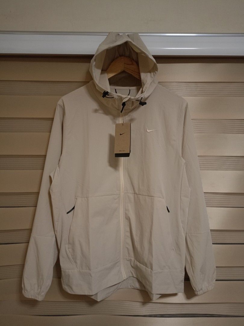 Nike Repel Hooded Versatile Jacket (Category: Coats, Jackets and Outerwear) located in Valenzuela. Submitted by One.Only.Nan (Listing ID 1465899686, Image 1). Description: L on tag Actual: W23" L27.5" MOP GCASH MAYA AUB BPI VALENZUELA CITY LOC.