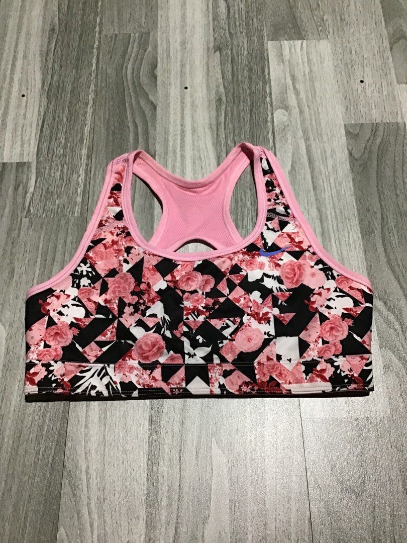 Nike riversible sport bra (Category: Activewear) located in Davao. Submitted by ljay.thriftedfinds (Listing ID 1465799011, Image 1). Description: .