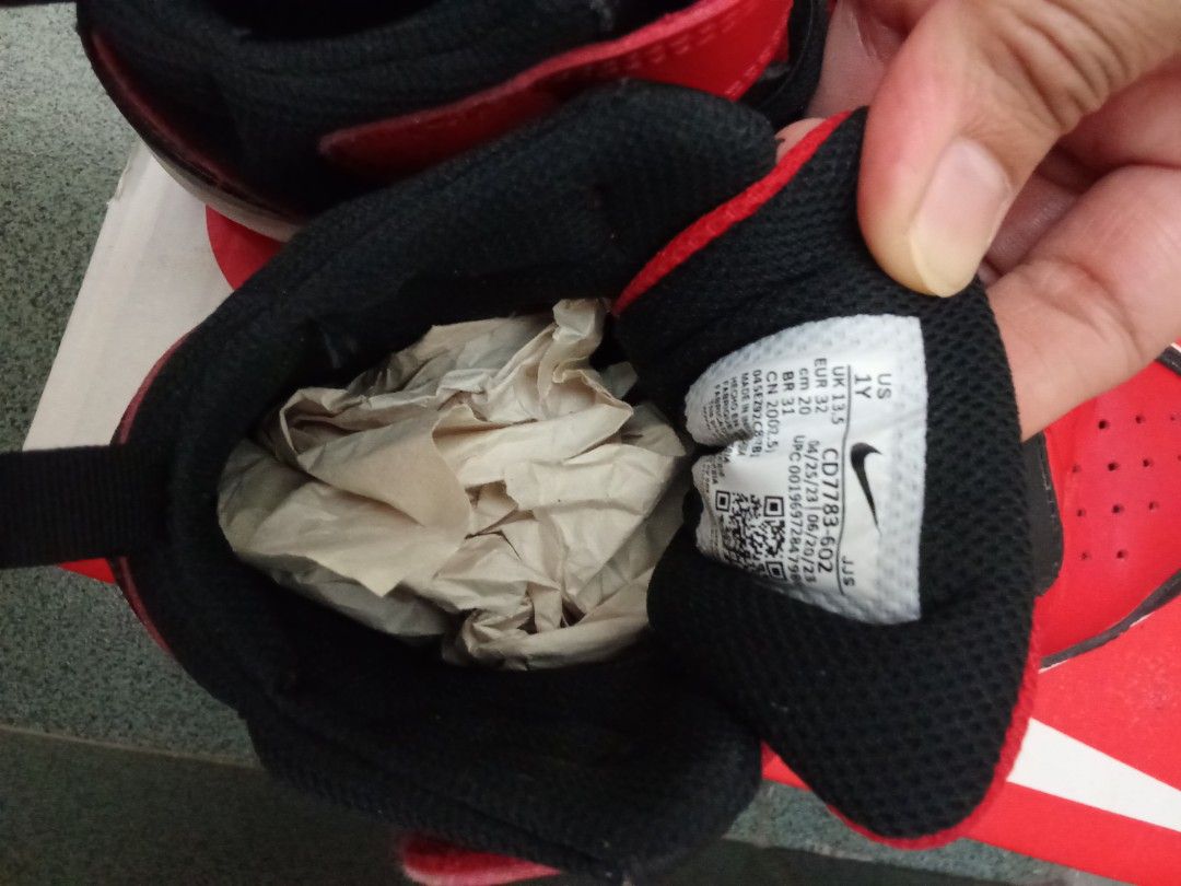 Nike Shoes (Category: Babies & Kids Fashion) located in Milaor. Submitted by gffoncarousel (Listing ID 1465775288, Image 2). Description: no flaws in excellent condition.